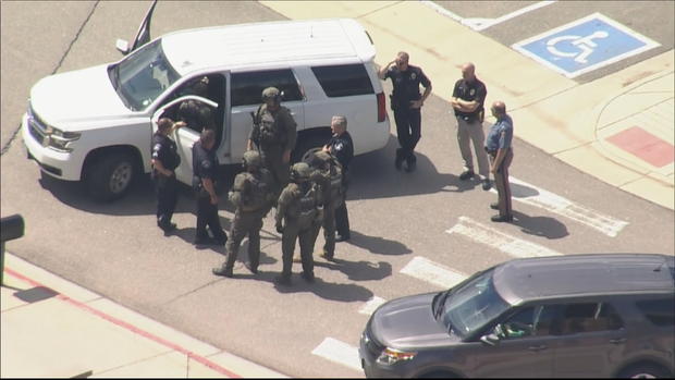 Arapahoe Ridge School lockdown_frame_53241 