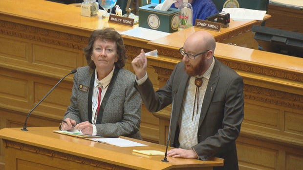 FOSTER BILL 5PKG_frame_158 