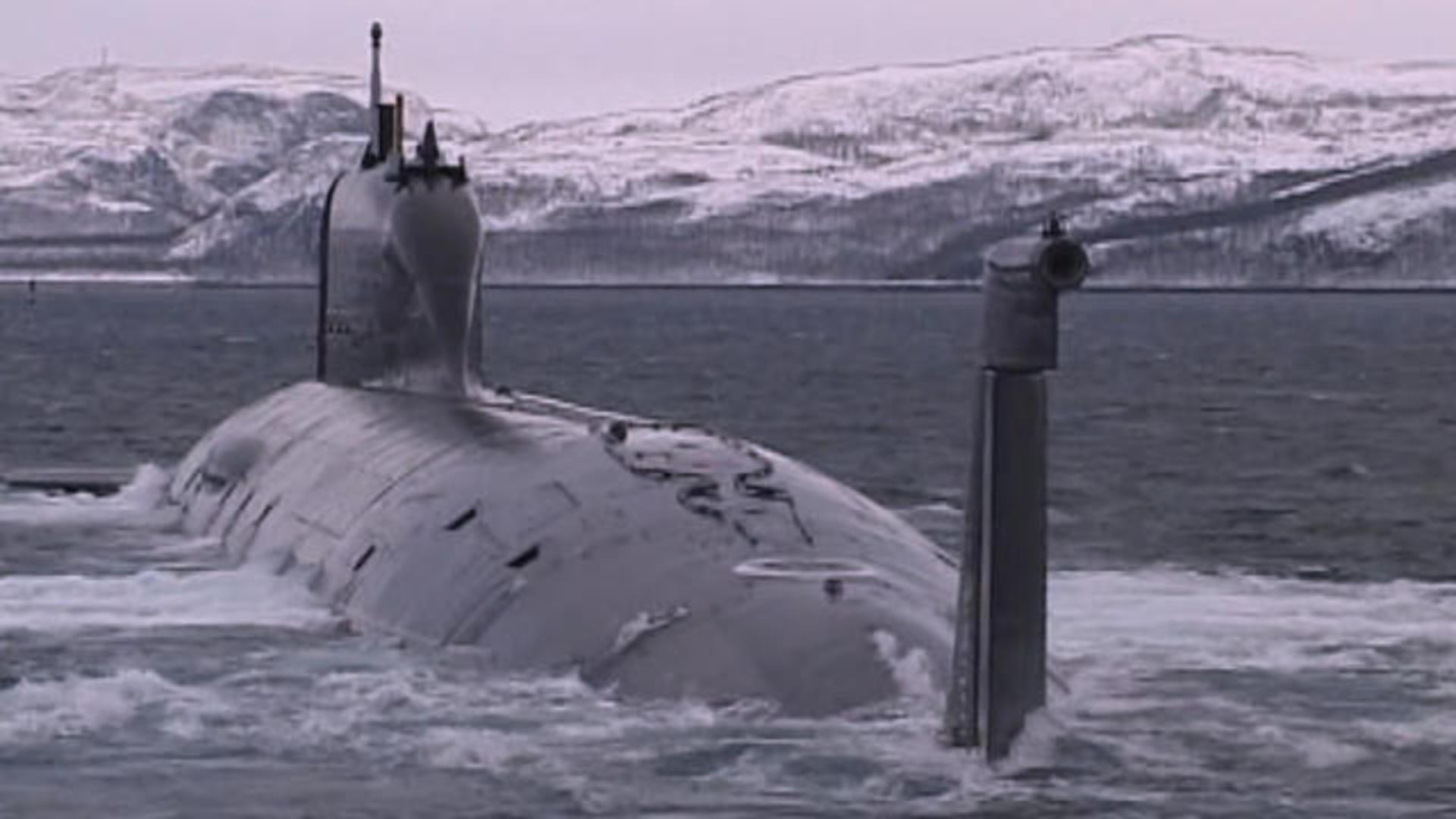 Russian Sub Safe After North Pole Plunge - CBS News