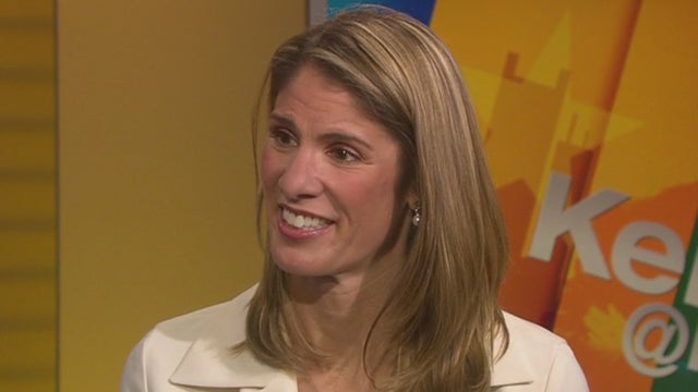 loritrahan.jpg 