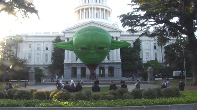yoda-balloon-state-capitol.jpg 