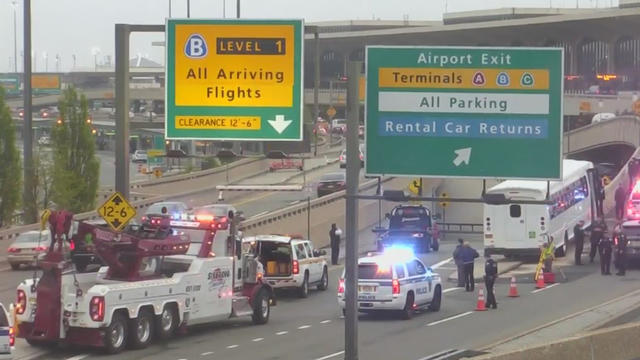 newark-airport-bus-crash-2.jpg 