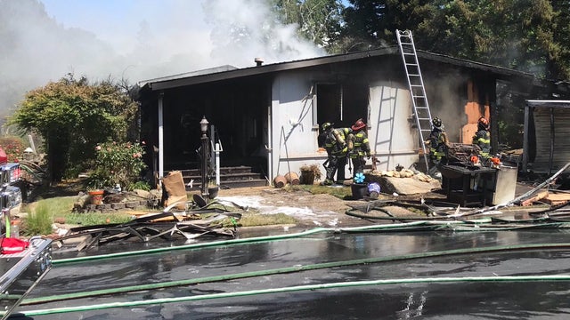 mobile-home-fire-folsom-fire.jpg 