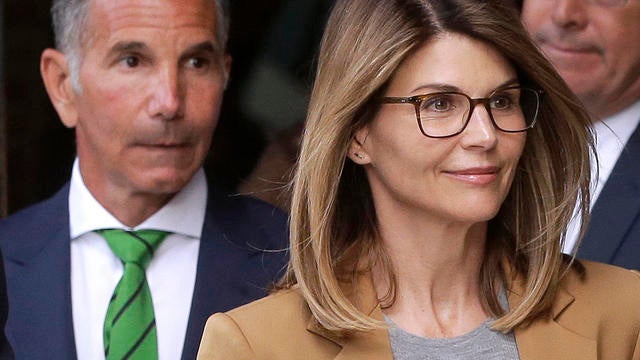 lori-loughlin.jpg 