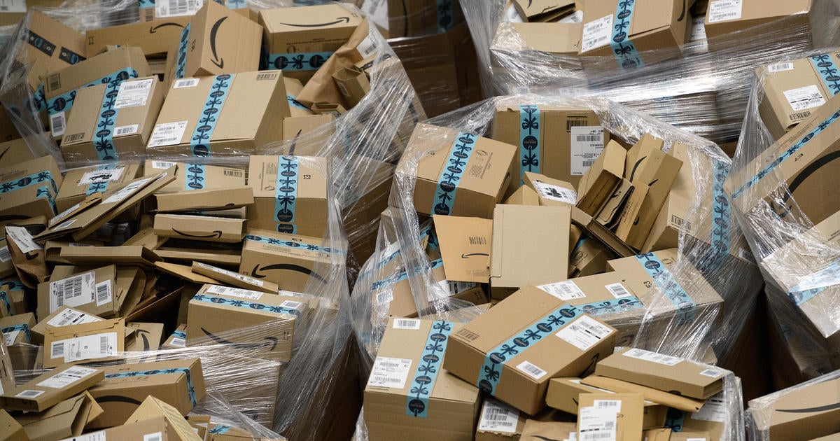 amazon-offers-employees-10k-to-quit-start-their-own-package-delivery