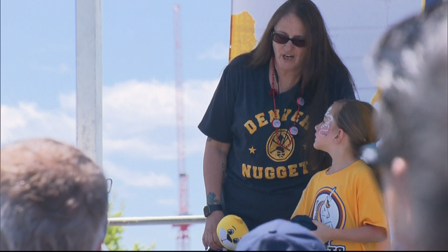 NUGGETS CROWD 5PKG.transfer_frame_236 