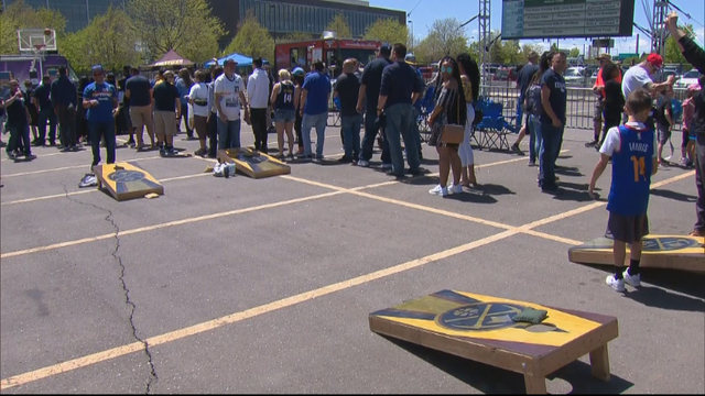 NUGGETS CROWD 5PKG.transfer_frame_429 