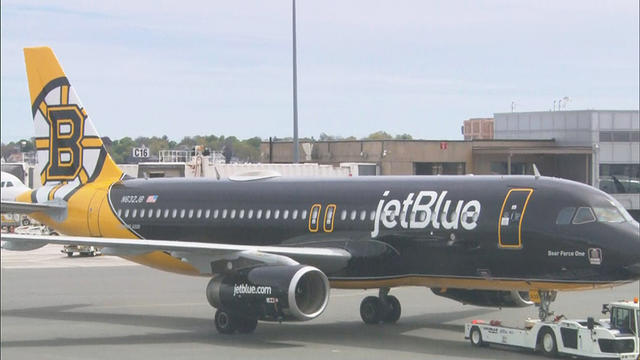 bruins-jetblue-plane.jpg 