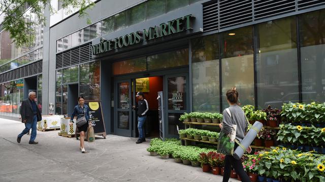 US-AMAZON-WHOLEFOODS-MERGER-RETAIL-FOOD-ECOMMERCE 