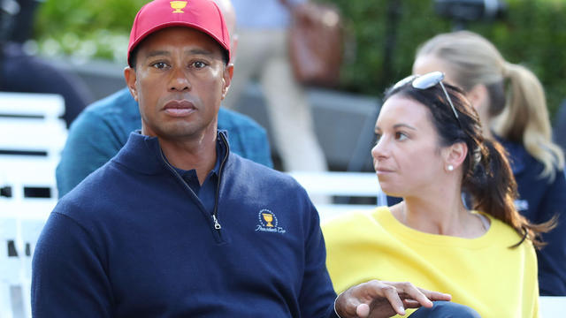 tiger-woods-suit.jpg 