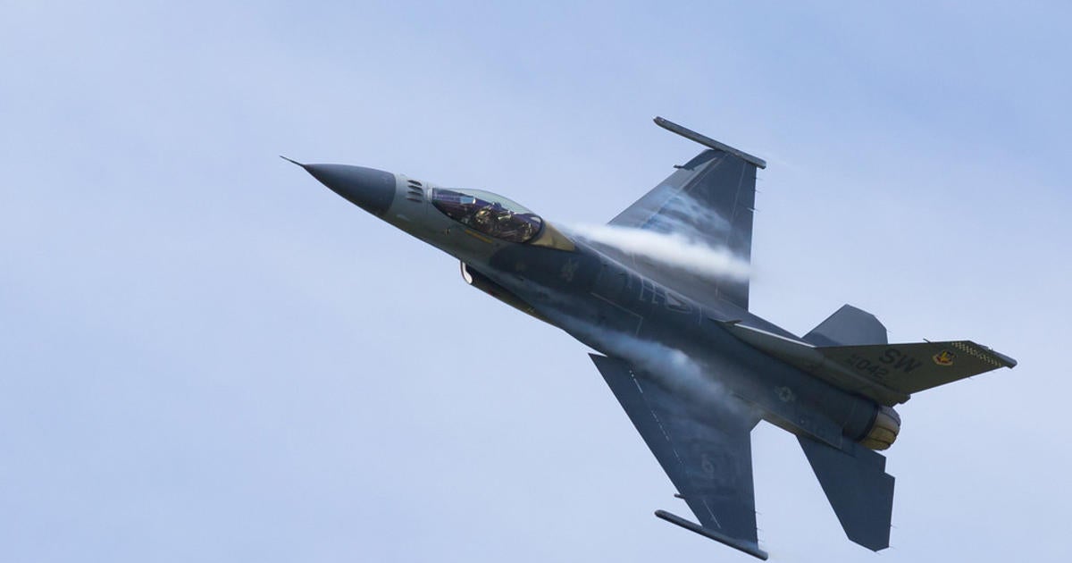 F-16 Fighter Crashes Into California Warehouse, Pilot Ejects - CBS ...