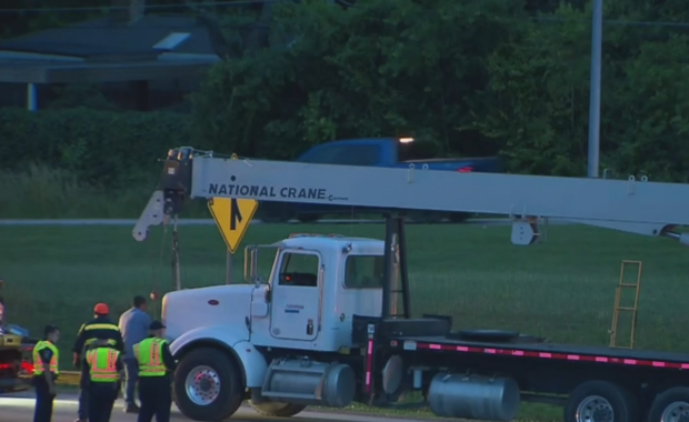 Big rig crane boom hits Fielder Road bridge in Arlington 