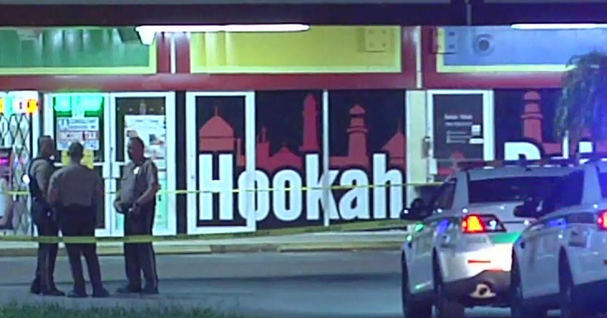 Mother Of Teen Killed In Drive-By Shooting Outside Hookah Palace Makes ...