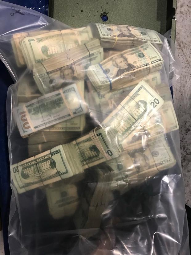 Chicago Police Raid Cash 