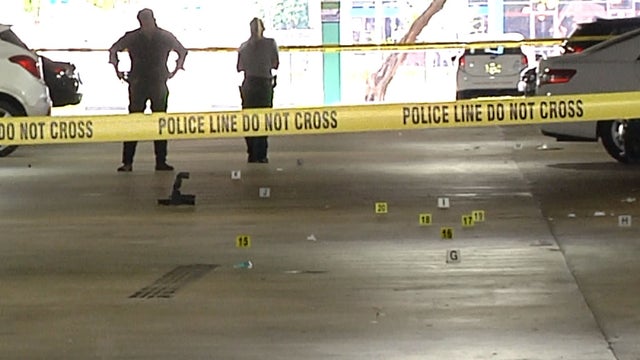 fort-lauderdale-garage-shooting-evidence-markers.jpg 