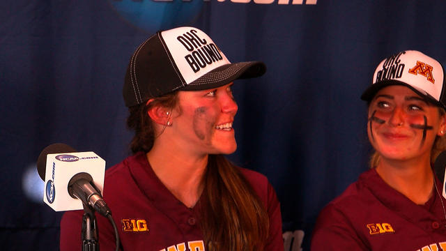 gopher-softball-players.jpg 