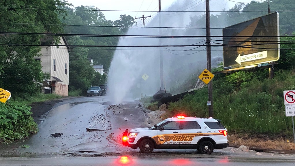 Water Main Break Creates Geyser Near Banksville Road - CBS Pittsburgh
