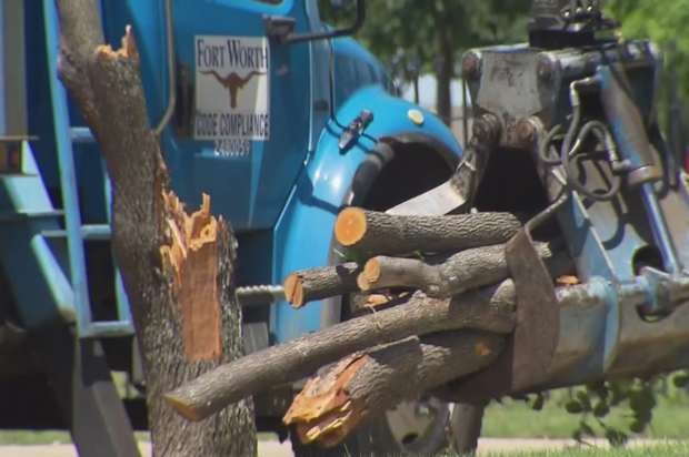 Tornado cleanup in Fort Worth 