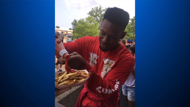 juju-at-kennywood-ketchup-credit-chrissy-sines-.jpg 