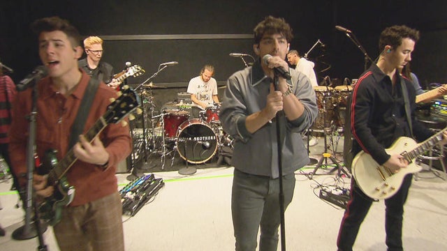 jonas-brothers-in-rehearsal-promo.jpg 