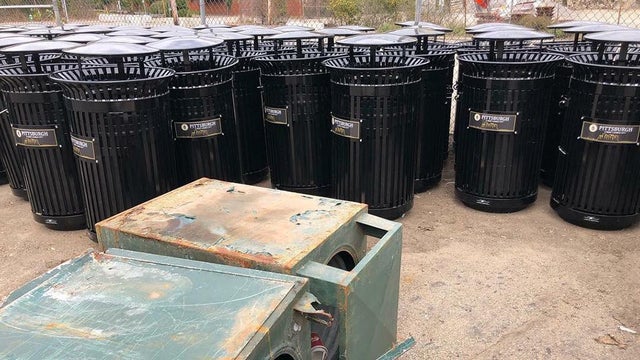 smart-garbage-cans.jpg 