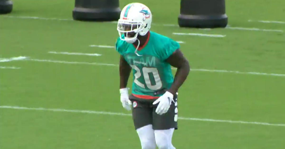 Reshad Jones returns to his starring role in the Dolphins secondary