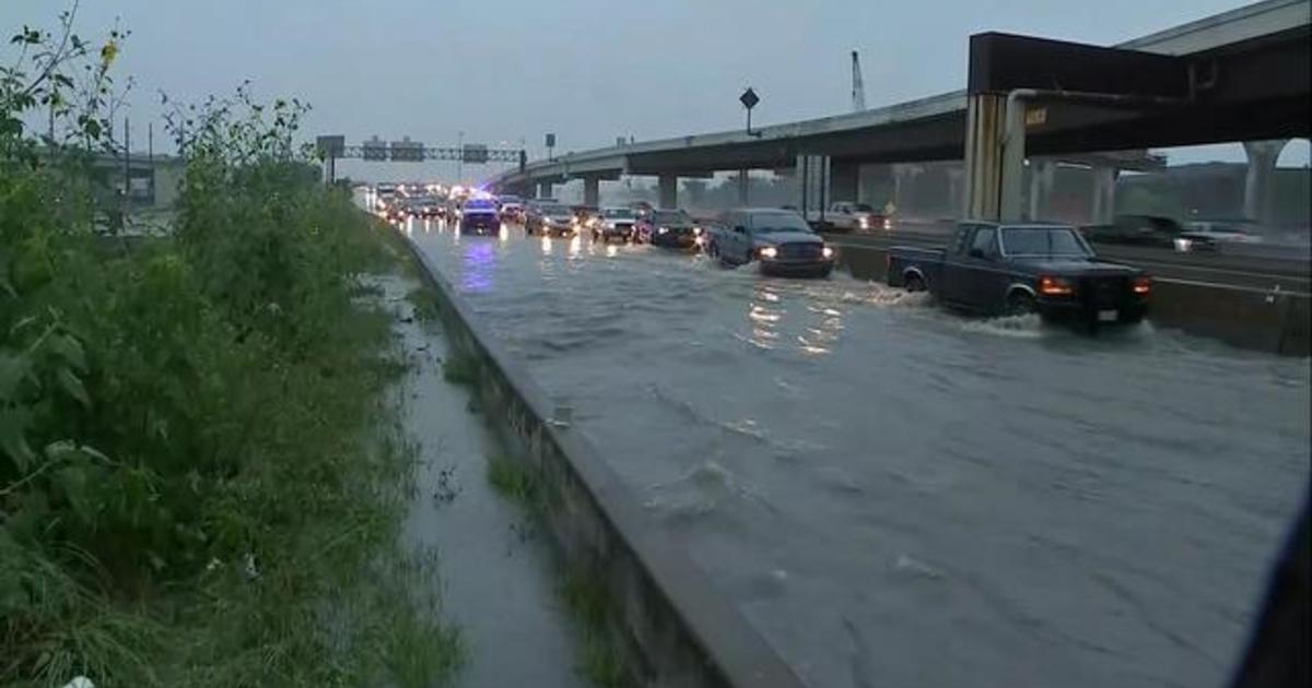 Mississippi River flooding creates dire situation in some towns CBS News