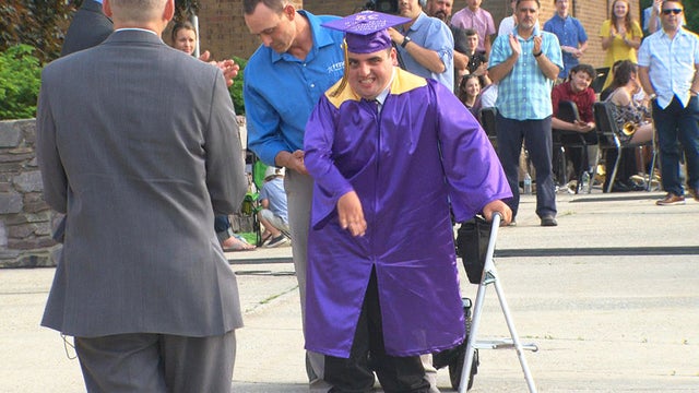 grad.jpg 
