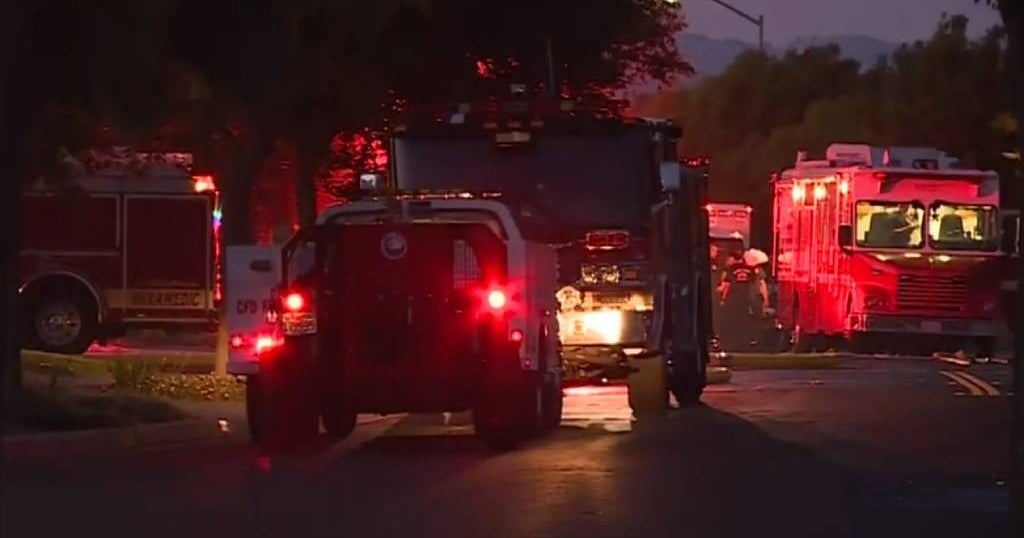 Fairfield Garage Fire Sends 5 First-Responders to Hospital - CBS San