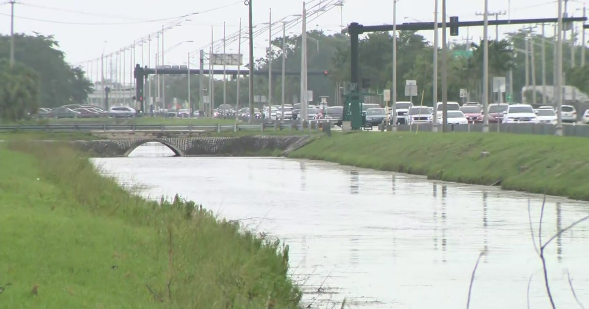 Body Found Floating In Pembroke Pines Canal - CBS Miami