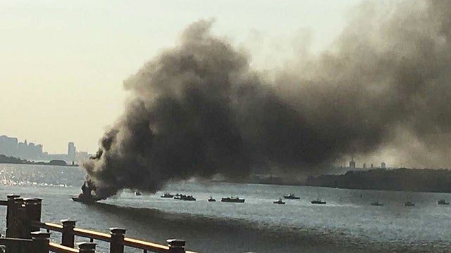 hullboatfire.jpg 
