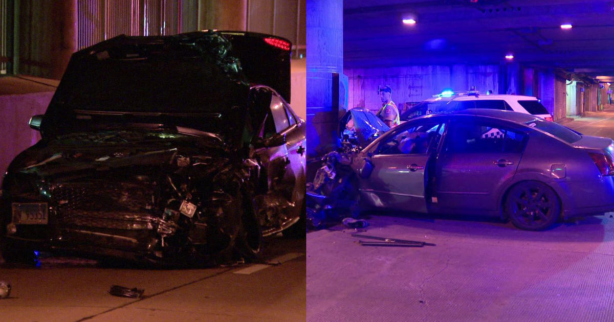 1 dead after multi-car crash on Chicago's Southwest Side - CBS Chicago