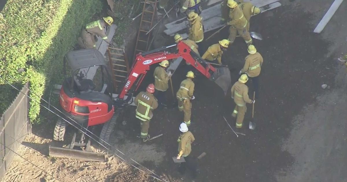 Man Killed After Trench Collapses During Construction On Encino Home Cbs Los Angeles 9302