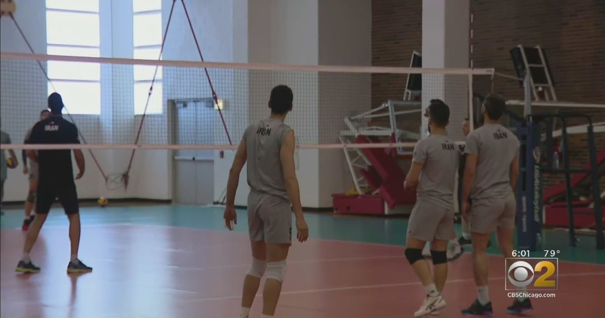 Iranian Volleyball Team Held For Hours At O'Hare CBS Chicago
