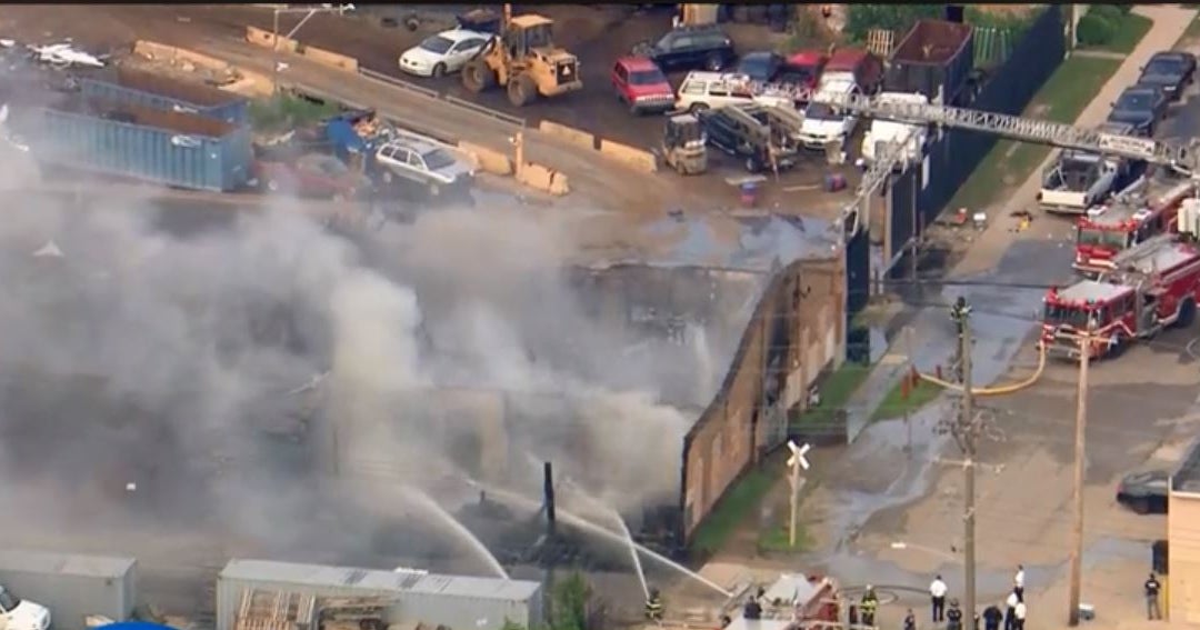 Crews Battle Fire At Industrial Building In Aurora - CBS Chicago