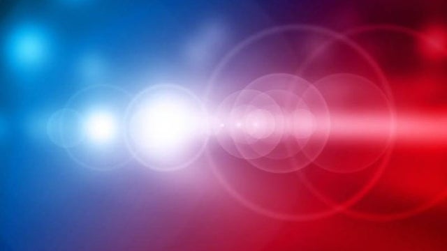 accident-ambulance-arrest-authority-blink-blo-20190410084559-87218200.jpg 