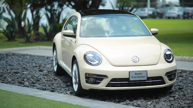 Volkswagen Ceases The Production of The Popular 'Beetle' After 21 Years 