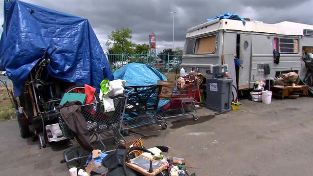 oakland-homeless-encampment-home-depot.jpg 