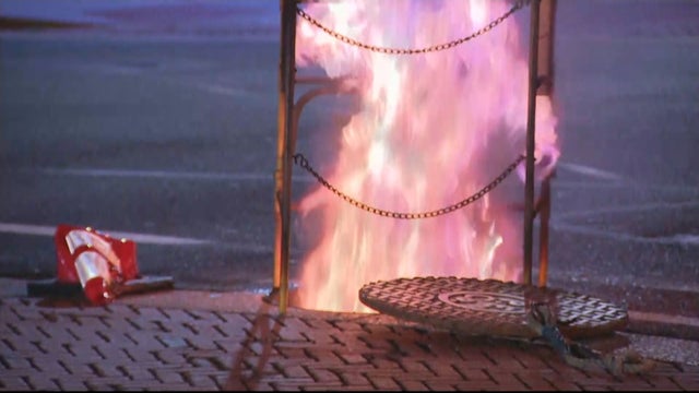 old-city-manhole-fire.jpg 