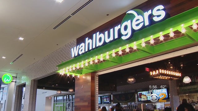 wahlburgers-the-block-northway.jpg 