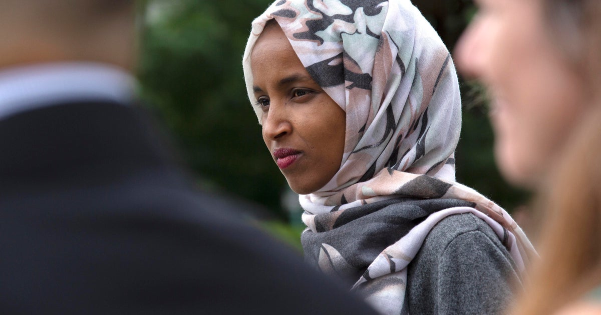 Ilhan Omar responds to "send her back" chant with Maya Angelou poem(00)