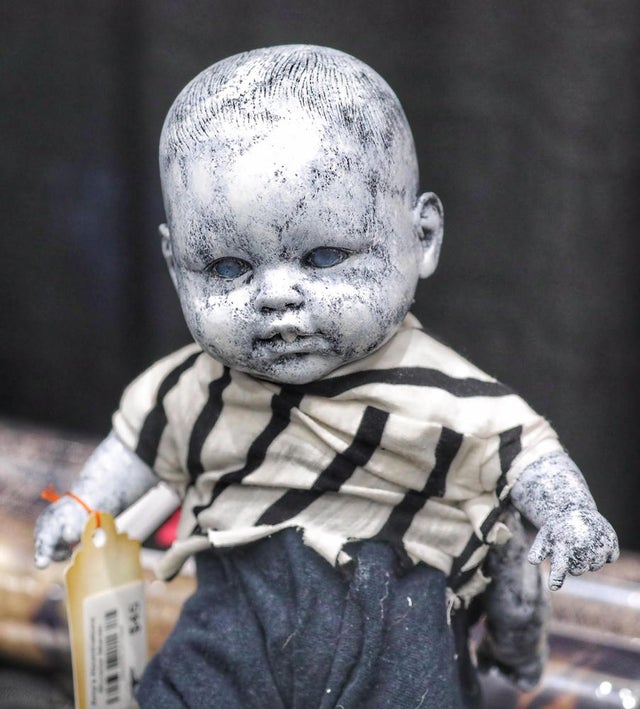 jake-barlow-oddities-and-curiosities-expo-15.jpg