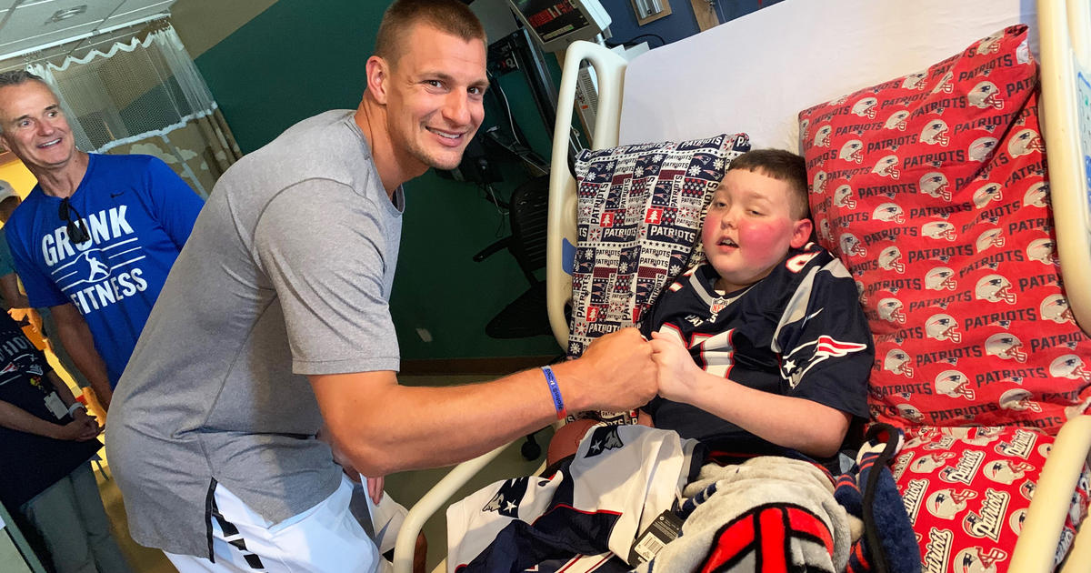 Former Patriot Rob Gronkowski receives Wish Hero Award at 2019 Make-A-Wish  Gala