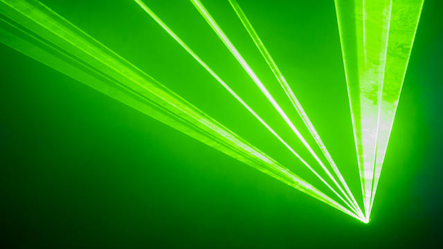 laser-beam-180105290.jpg 