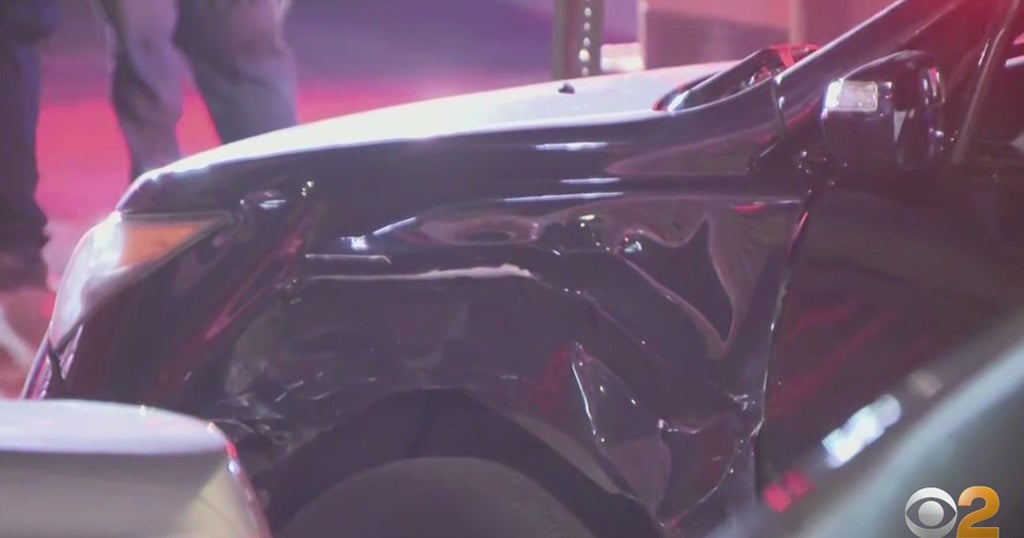 2 Officers, 1 Civilian Injured In Bronx Car Crash - CBS New York