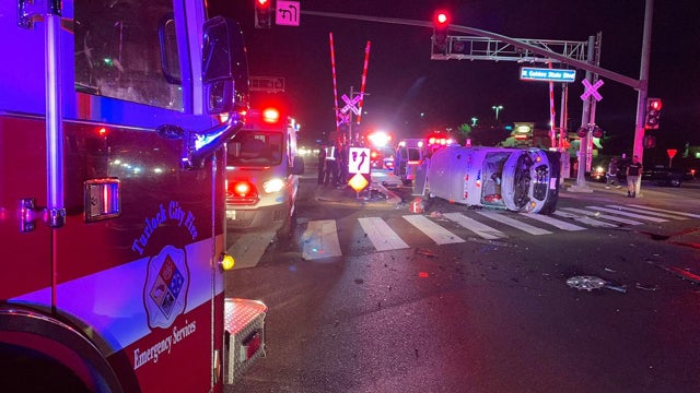 turlock-fire-ambulance-crash.jpg 