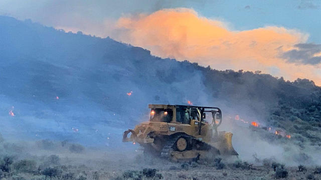 oregon-firefight-dozer.jpg 