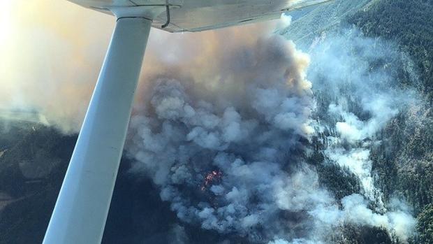Aerial of Smoke from Milepost 97 Fire in Oregon (CBS / KOIN-TV) 