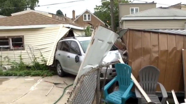 McKinley_Park_Car_Into_Garage_0729.jpg 