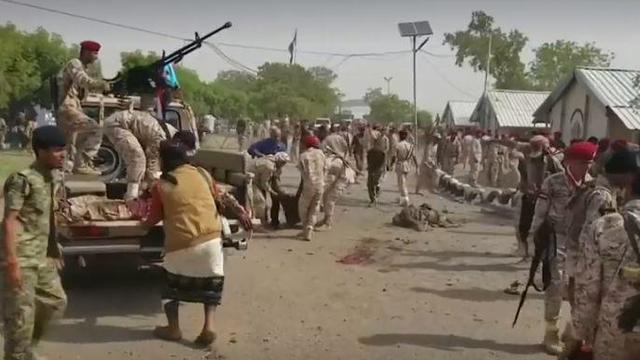 attack-on-aden-military-paraden-in-yemen.jpg 